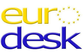 imagen con las letras de eurodesk en mayusculas en amarillo y azul 