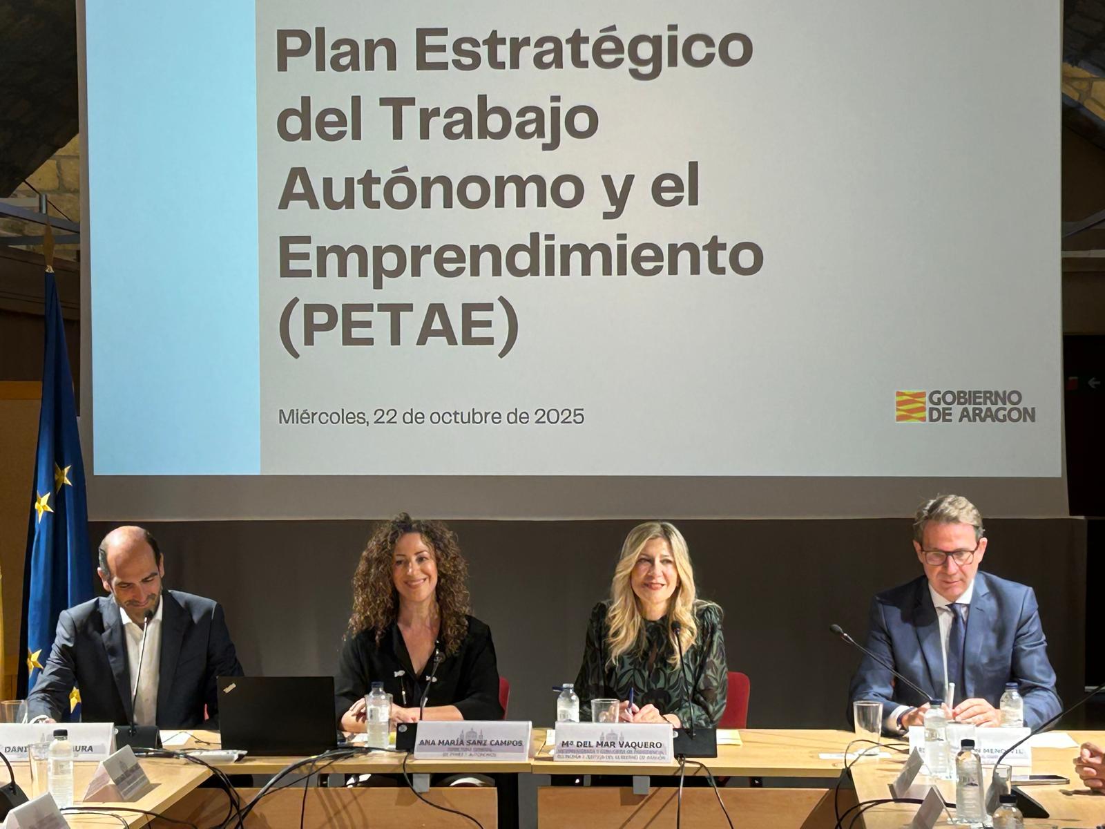 D. Daniel Rey (DG IAF), Dña. Ana Sanz (DG Pymes y Autónomos, Dña. Mar Vaquero (Vicepresidenta y Consejera de Presidencia, Economía y Justicia) y D. Jesús Divassón (DG Trabajo)
