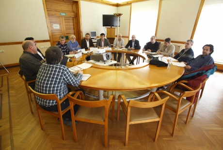 Reunión de los miembros de la Comisión de Toponimia de Aragón