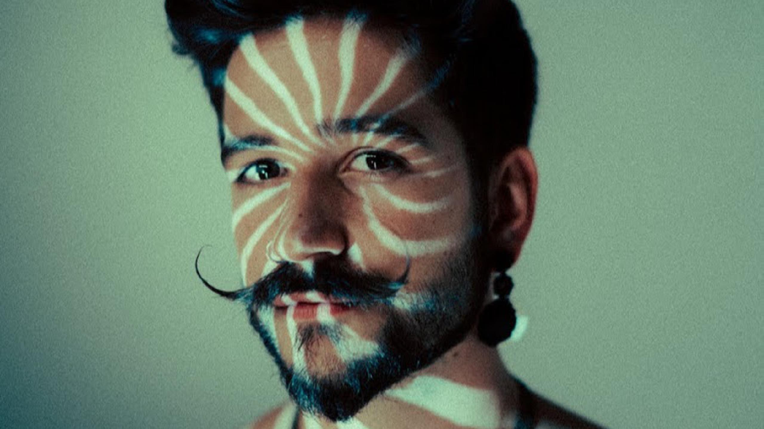 Fotografía del cantante Camilo
