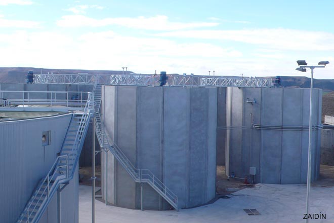 Instalaciones de la planta de tratamiento de purines del municipio de Zaidín en la provincia de Huesca