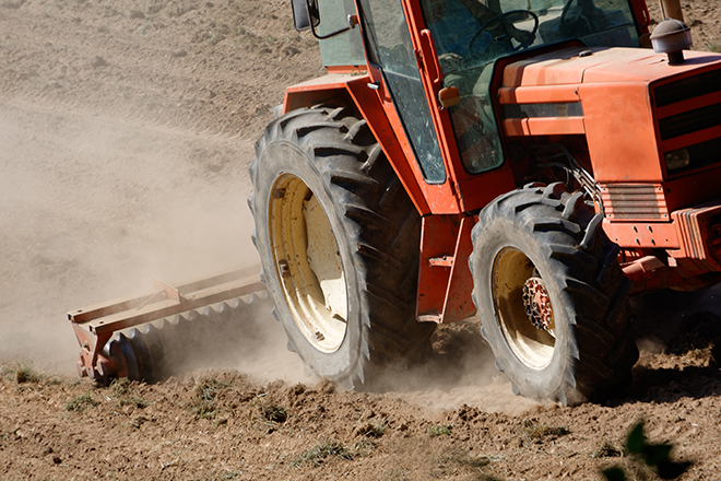 Tractor en un campo