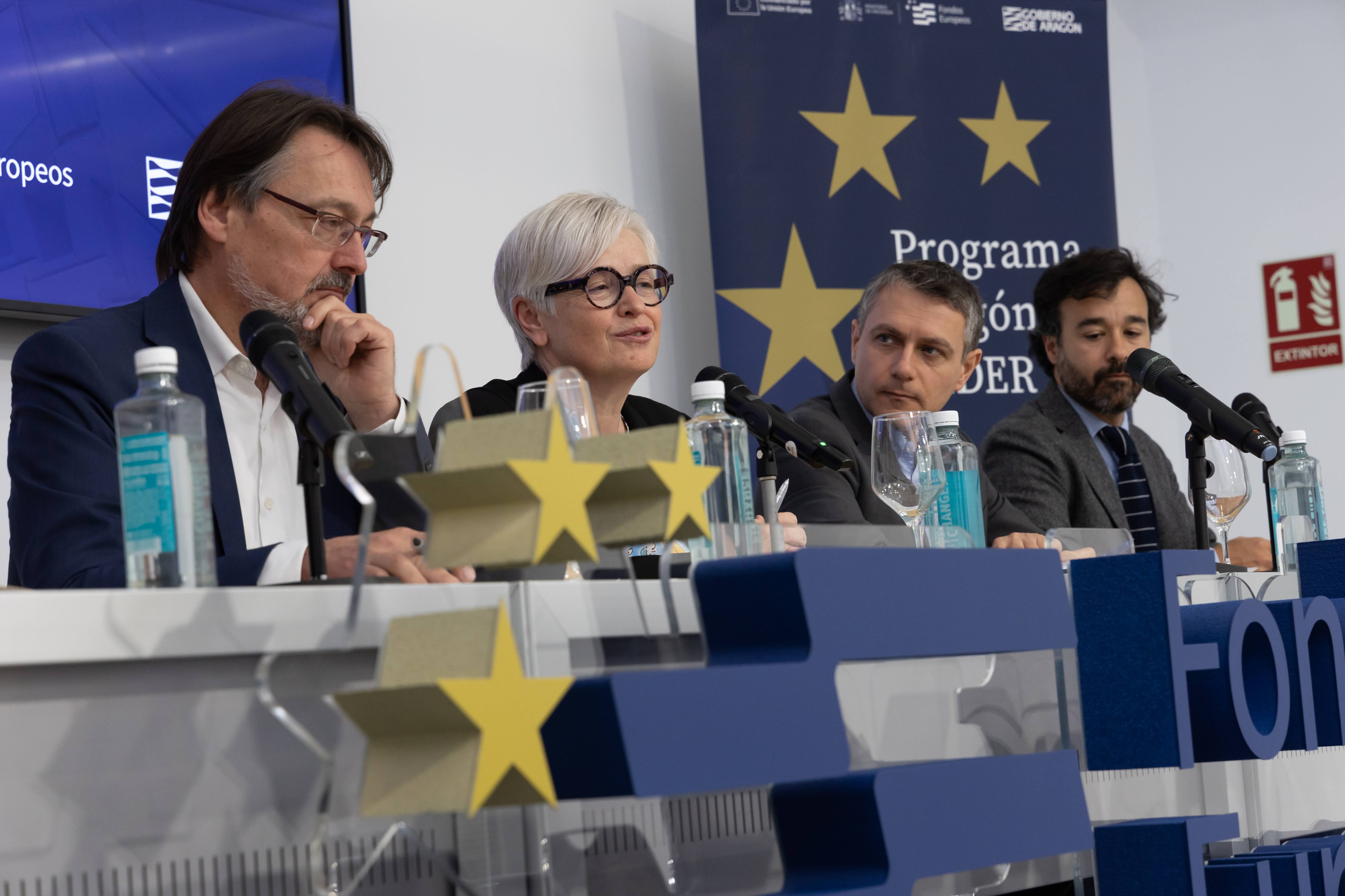 Representantes de la Comisión Europea y del Ministerio de Hacienda
