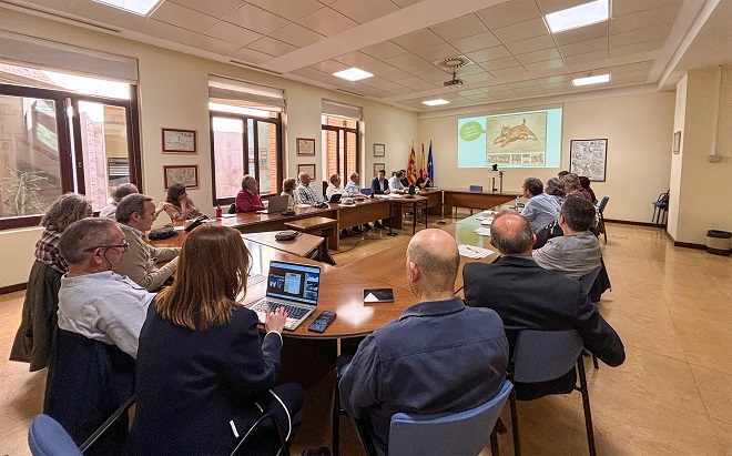 Reunión del 140º Pleno del Consejo de Protección de la Naturaleza de Aragón en la Sala de Juntas del Edificio Maristas de Zaragoza.