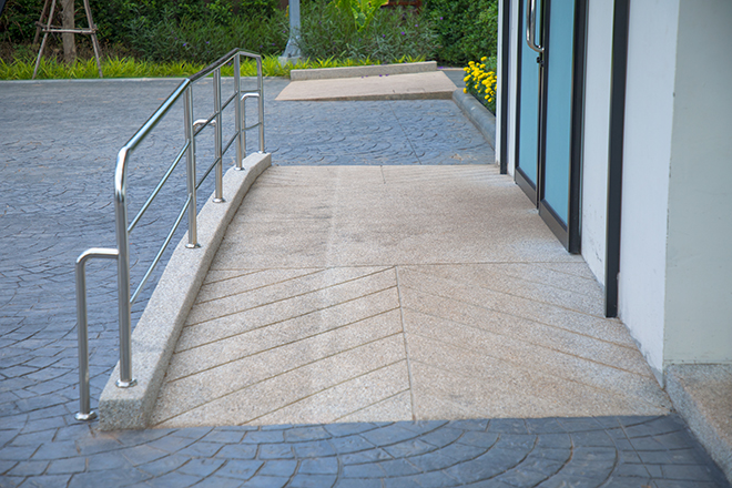 Rampa de acceso a local comercial