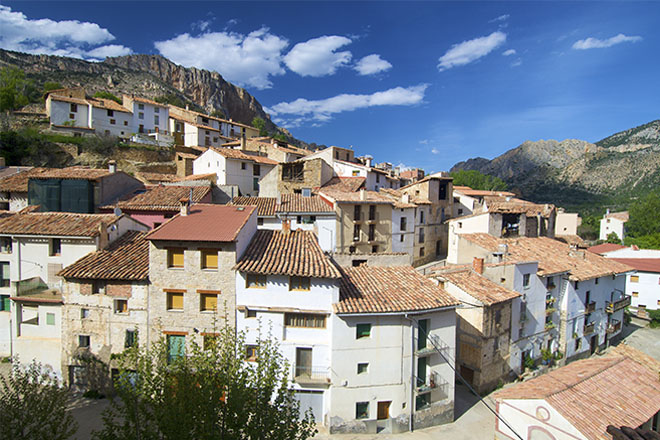 Vista de casas del pueblo Pitarque