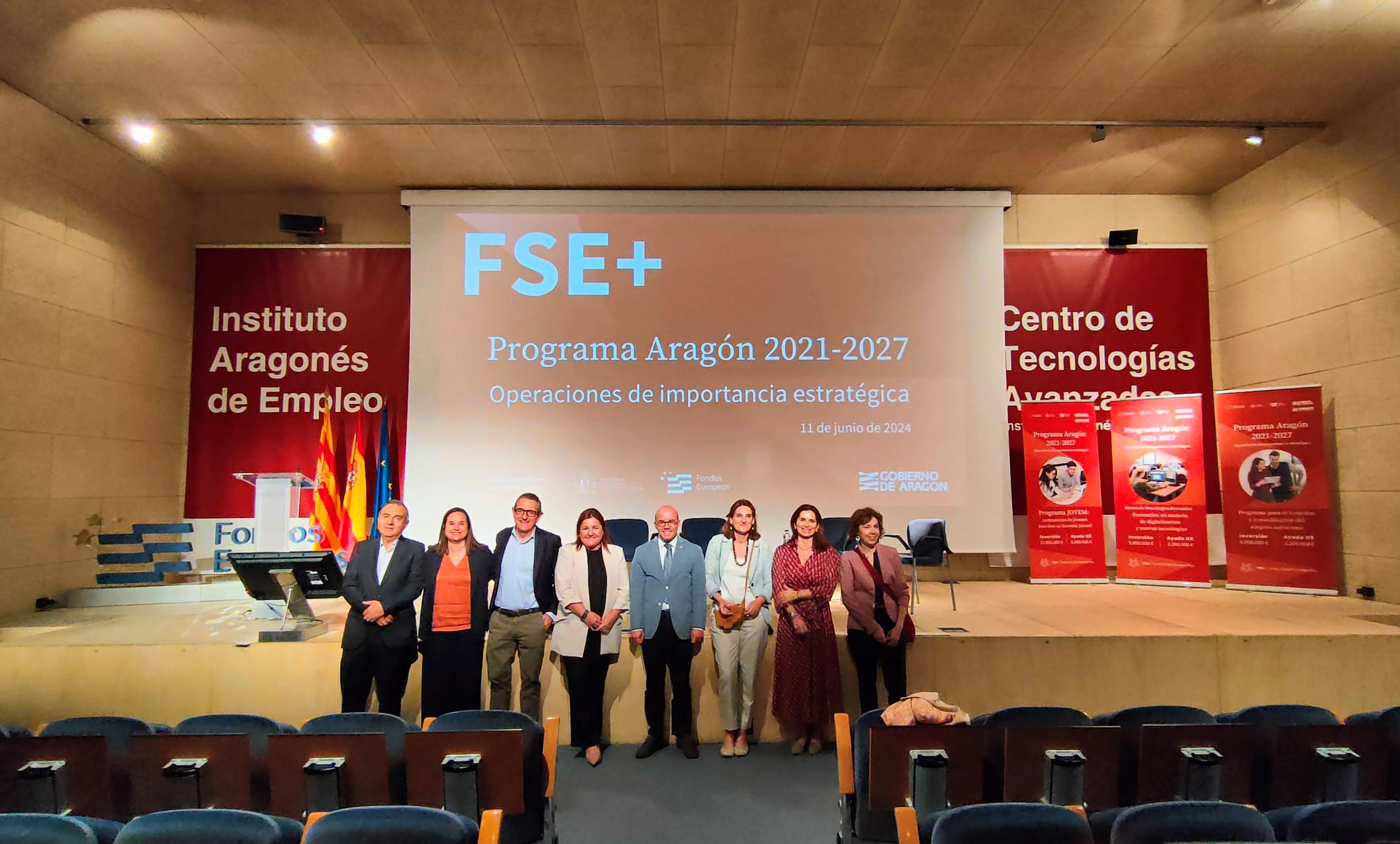 Autoridades asistentes al acto