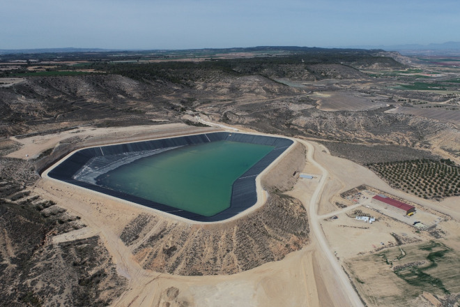 Balsa de regulación de La Portellada. Ontiñena (Huesca)